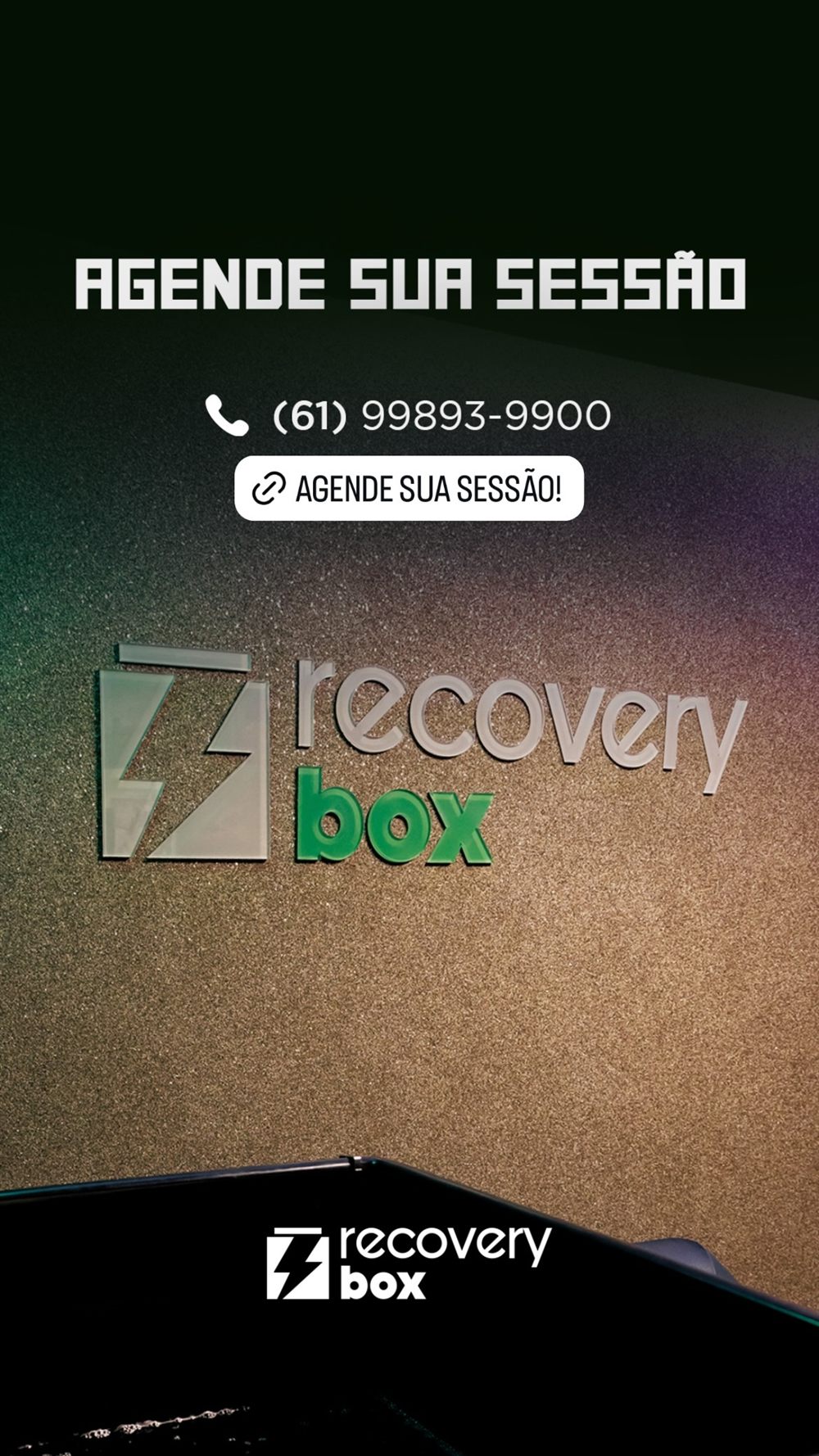 Recepção da Recovery Box com o letreiro da marca em relevo na parede